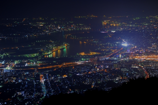 日本三大夜景の一つ 北九州にある皿倉山の夜景